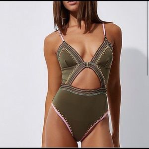 GREEN SADDLE STITCH TRIM CUT OUT SWIMSUIT